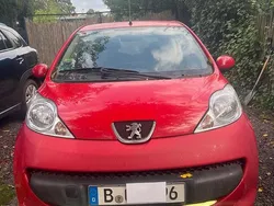 Rot Gebraucht 2007 Peugeot 107 Kleinwagen | 2.200 €