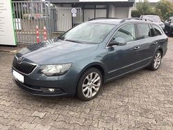 Grau Gebraucht 2015 Skoda Superb Kombi | 8.490 € (Fairer Preis)