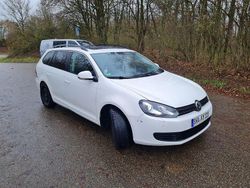 Weiß Gebraucht 2009 VW Golf VI Kleinwagen | 5.555 €