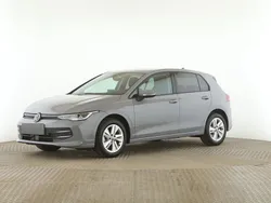Grau Gebraucht 2024 VW Golf VIII Life Limousine | 31.689 € (Teuer)
