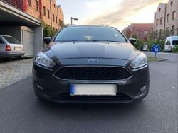 Grau Gebraucht 2016 Ford Focus Business Edition Kombi | 8.000 € (Guter Preis)