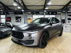 Grau Gebraucht 2016 Maserati Levante SUV | 43.990 € (Fairer Preis)