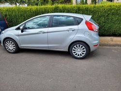 Silber Gebraucht 2014 Ford Fiesta Trend Kleinwagen | 6.499 € (Fairer Preis)