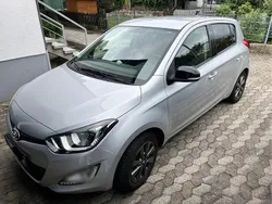Grau Gebraucht 2014 Hyundai i20 Classic Kleinwagen | 5.000 € (Superpreis)