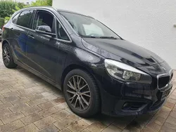 Schwarz Gebraucht 2016 BMW 218 Active Tourer Advantage Van / Kleinbus | 6.999 € (Guter Preis)