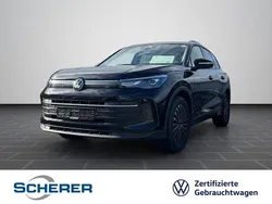 Deep blackperleffekt (metallic) Gebraucht 2024 VW Tiguan Design SUV | 34.180 € (Superpreis)