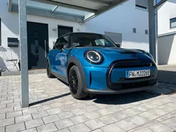 Blau Gebraucht 2021 Mini Cooper SE Collection Kleinwagen | 17.500 € (Fairer Preis)