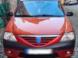 Rot Gebraucht 2007 Dacia Logan MCV Lauréate Kombi | 2.990 € (Teuer)