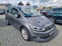 Grau Gebraucht 2016 VW Touran Highline Van / Kleinbus | 21.490 € (Fairer Preis)