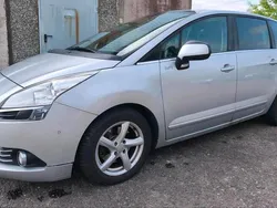 Grau Gebraucht 2012 Peugeot 5008 Van / Kleinbus | 2.190 € (Guter Preis)