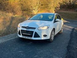 Weiß Gebraucht 2012 Ford Focus Limousine | 7.750 € (Teuer)