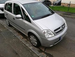 Grau Gebraucht 2004 Opel Meriva Van / Kleinbus | 3.300 € (Fairer Preis)