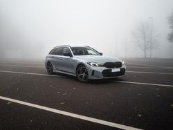 Grau Gebraucht 2023 BMW 330 M Sport Kombi | 40.900 € (Fairer Preis)