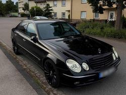 Schwarz Gebraucht 2005 Mercedes E350 Avantgarde Limousine | 6.000 € (Fairer Preis)