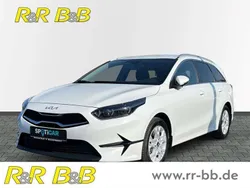 Hw2) deluxe white m (weiss Gebraucht 2024 Kia Ceed Sportswagon Vision Kombi | 23.950 € (Superpreis)