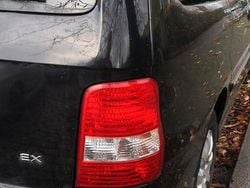 Schwarz Gebraucht 2005 Kia Carnival Van / Kleinbus | 1.496 € (Fairer Preis)