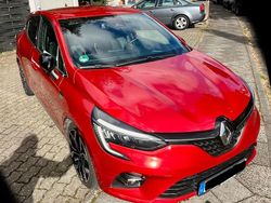 Rot Gebraucht 2021 Renault Clio V Limousine | 13.800 €