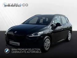 Black sapphire metallic Gebraucht 2024 BMW 218 Active Tourer M Sport Van / Kleinbus | 31.690 € (Guter Preis)
