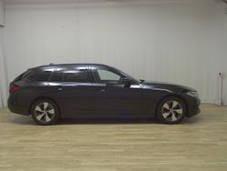 Schwarz Gebraucht 2022 BMW 520 Performance Kombi | 23.780 € (Superpreis)