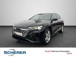 Mythosschwarz metallic (metallic) Gebraucht 2023 Audi Q8 e-tron Ambiente SUV | 49.890 €