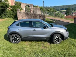 Grau Gebraucht 2023 Opel Mokka-e Elegance SUV | 22.500 € (Fairer Preis)