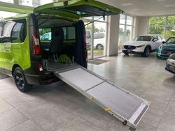 Mamba gruen (s) Gebraucht 2017 Opel Vivaro Van | 24.999 €