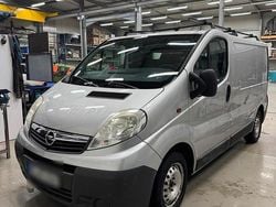 Silber Gebraucht 2009 Opel Vivaro Van / Kleinbus | 3.900 € (Superpreis)