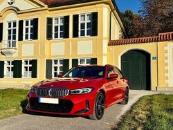 Rot Gebraucht 2024 BMW 330e M Sport Kombi | 46.800 € (Etwas zu teuer)
