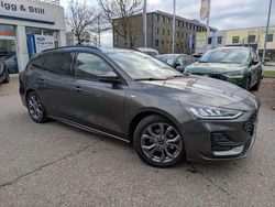 Magneticgrau (metallic) Gebraucht 2024 Ford Focus ST-Line Kombi | 22.450 € (Superpreis)