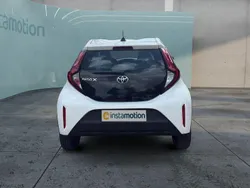 Weiß Gebraucht 2024 Toyota Aygo Kleinwagen | 17.499 € (Etwas zu teuer)