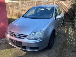 Silber Gebraucht 2004 VW Golf V Trendline Kleinwagen | 1.998 € (Guter Preis)
