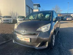 Grau Gebraucht 2012 Toyota Verso-S Van / Kleinbus | 2.980 € (Superpreis)