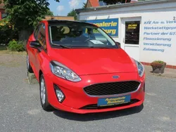 Rot Gebraucht 2018 Ford Fiesta Kleinwagen | 10.640 € (Etwas zu teuer)