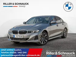 Grau Gebraucht 2022 BMW 320e Sport Line Limousine | 30.950 € (Fairer Preis)