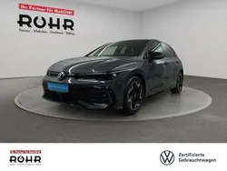 Delfingrau metallic Gebraucht 2024 VW Golf VIII R-line Limousine | 34.650 € (Etwas zu teuer)