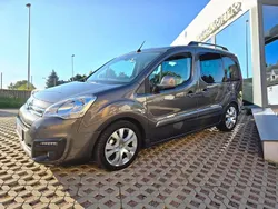 Braun Gebraucht 2017 Citroën Berlingo Van / Kleinbus | 13.500 € (Teuer)