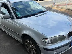 Silber Gebraucht 2002 BMW 320 Kombi | 950 €