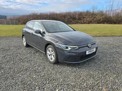 Grau Gebraucht 2023 VW Golf VIII Life Limousine | 21.100 € (Guter Preis)
