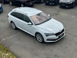 Weiß Gebraucht 2022 Skoda Superb Style Kombi | 21.900 € (Fairer Preis)