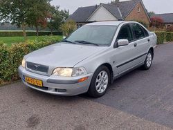 Grau Gebraucht 2000 Volvo S40 Limousine | 950 €