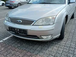 Silber Gebraucht 2004 Ford Mondeo Ghia Limousine | 3.200 € (Etwas zu teuer)