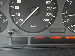 Grau Gebraucht 2000 BMW 523 Limousine | 3.700 € (Fairer Preis)