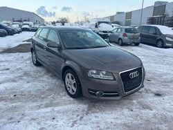 Grau Gebraucht 2013 Audi A3 Attraction Limousine | 6.490 € (Guter Preis)