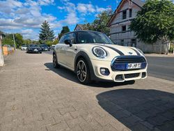 Weiß Gebraucht 2015 Mini Cooper Kleinwagen | 13.899 € (Etwas zu teuer)