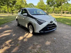 Weiß Gebraucht 2018 Toyota Aygo Team Kleinwagen | 8.200 € (Guter Preis)