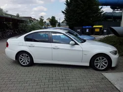 Weiß Gebraucht 2007 BMW 318 Limousine | 11.500 €