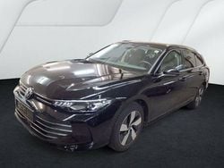 Grenadillschwarz metallic Gebraucht 2024 VW Passat Business Kombi | 30.890 € (Guter Preis)