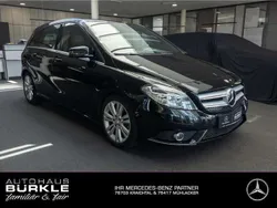 Lack kosmosschwarz Gebraucht 2013 Mercedes B200 Sport Van / Kleinbus | 16.820 € (Teuer)