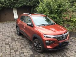 Rot Gebraucht 2022 Dacia Spring Comfort Plus Kleinwagen | 10.200 € (Fairer Preis)