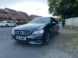 Silber Gebraucht 2013 Mercedes E220 Limousine | 8.000 €